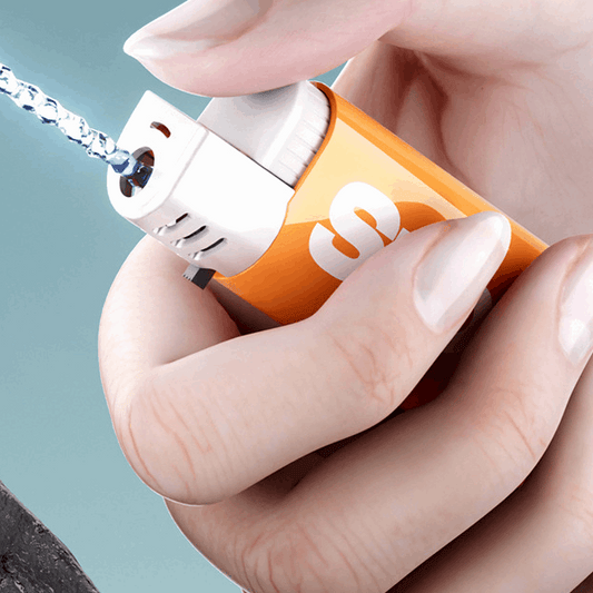 Lighter Water Gun - creative prank toy, mini water gun made of plastic for fun water spraying action.