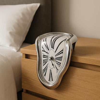 Ρολόι τοίχου Twisted Corner Clock, melting design με ρωμαϊκούς αριθμούς
